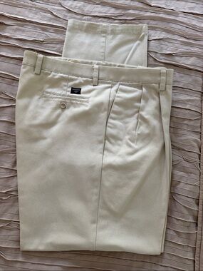 Dockers Men’s Chinos in Light Cream